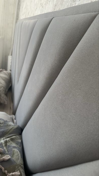 Продам кровать с матрасом 1.80/2