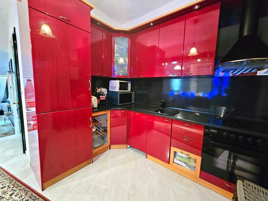 ПРОДАВА се самостоятелна къща 210кв.м. в центъра на DRAMA (код 8123)