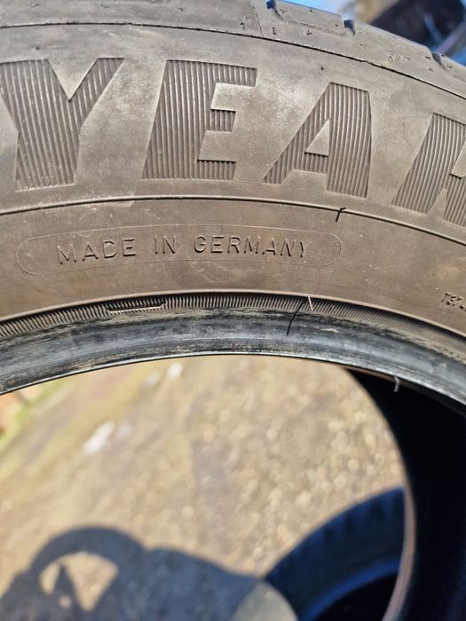 Vand sau schimb anvelope de vara 225 55 r17 Good Year