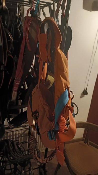 Vând vesta de salvare palm