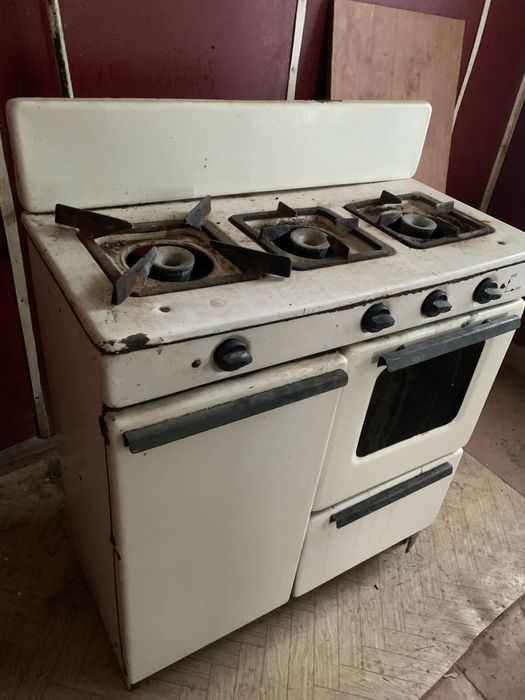 Продам газовую плиту б/у