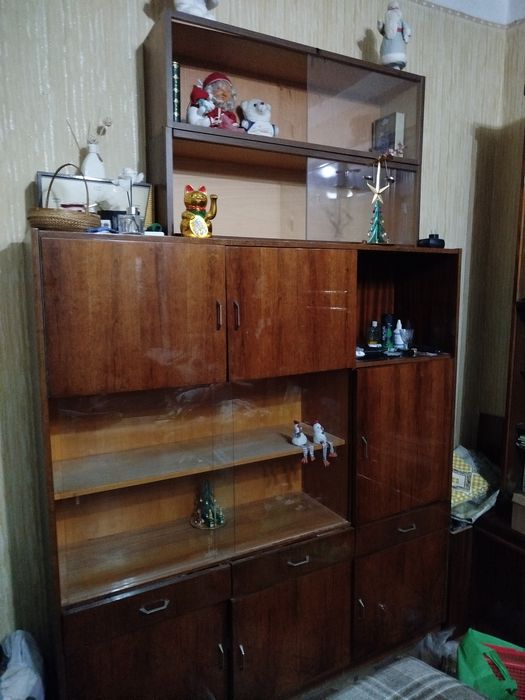 Сервант шесть полок