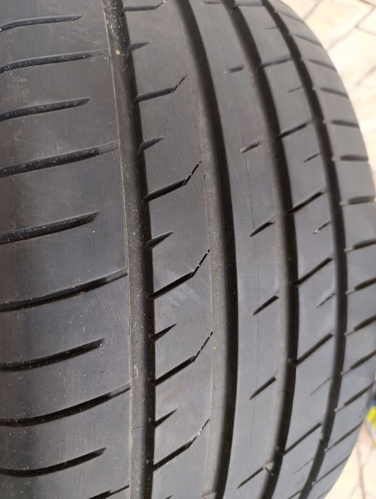 Летни гуми Syron 235/40/19