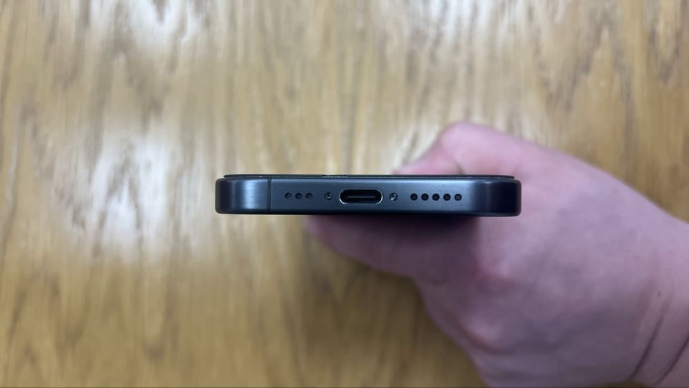 Продам Iphone 15 pro