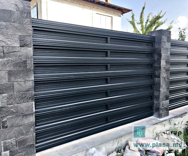 Executam garduri si porti la comanda