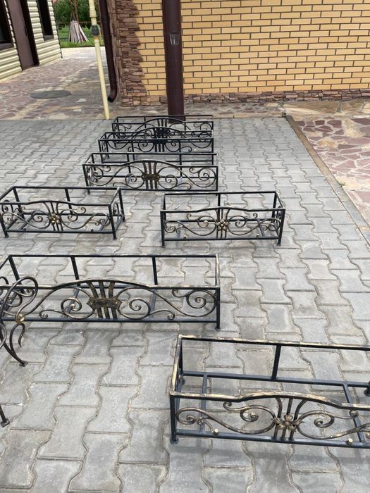 Продаются подставки для цветов