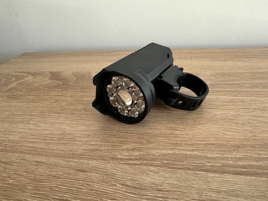 Фар за велосипед колело акумулаторен USB с 9 LED диода