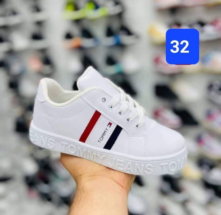 Adidasi fetite si baieti