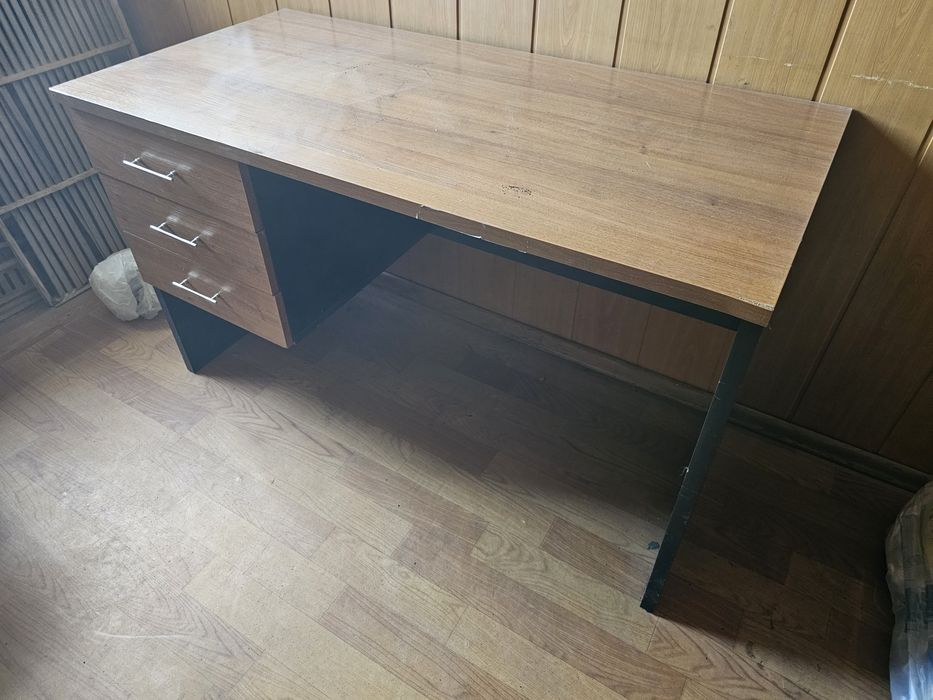 Продам столы. Район старого вокзала.