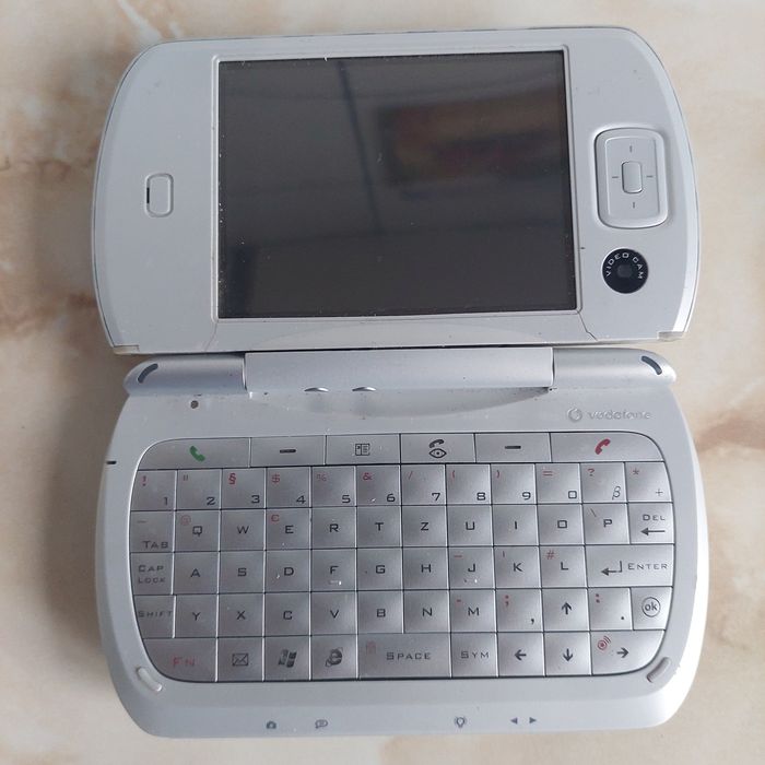 Vând HTC Innovation, în stare bună, fără baterie și capac //poze reale