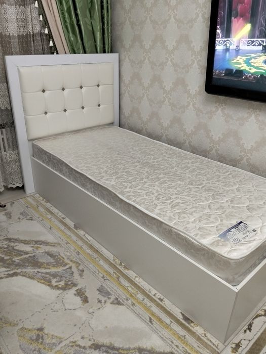 Новый ,бир адамды кровать сатылады.