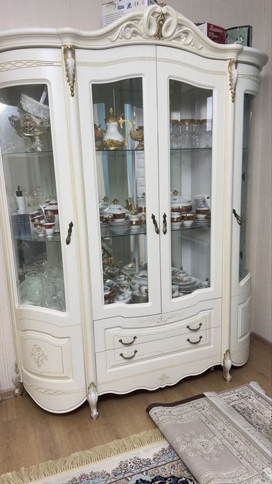 Шкаф горка и зеркало с подставкой