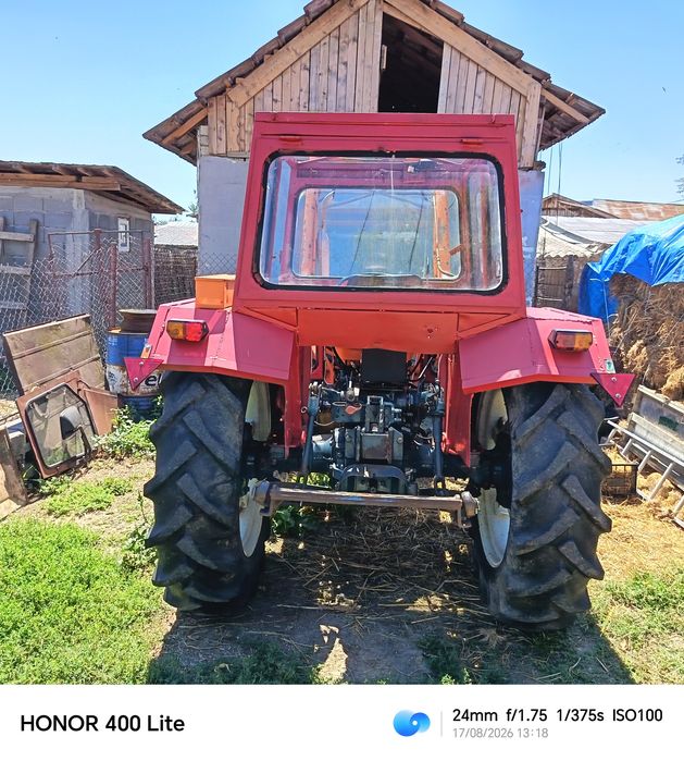 Vând UTB 445 cu încărcător frontal sau schimb cu  tractor mai mare..