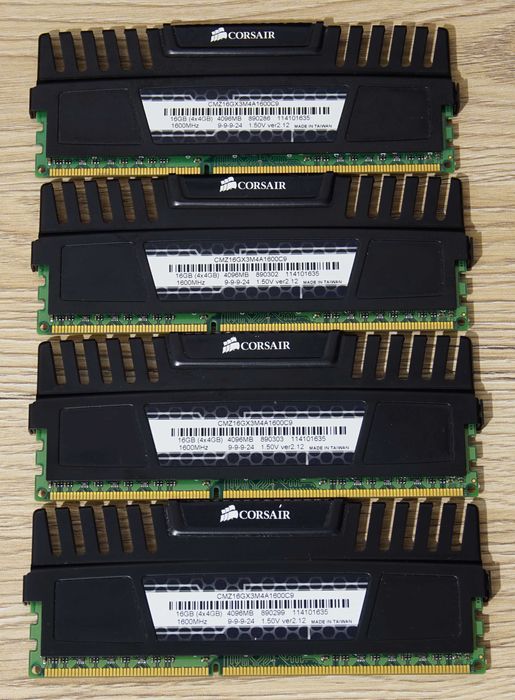 Kit Memorie RAM PC Corsair Vengeance 16GB (4x4GB) DDR3 1600Mhz