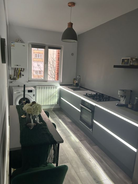 Apartament 2 camere de vanzare central Hunedoara