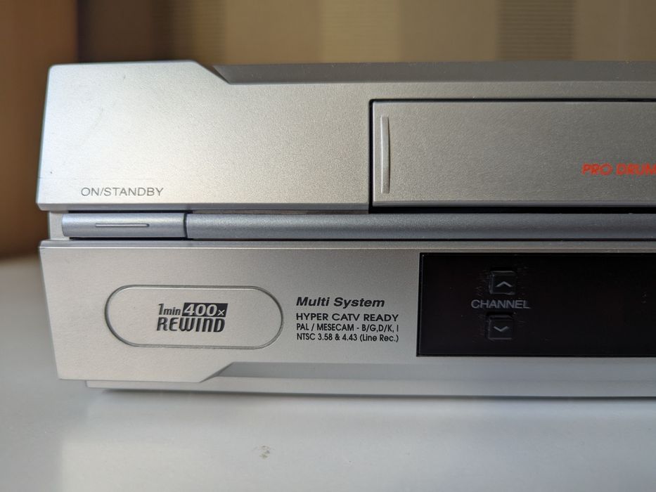 Видеомагнитофон Toshiba. Не воспроизводит.