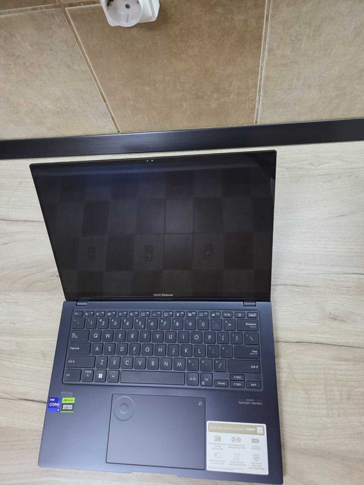 Laptop Gaming ASUS Zenbook Pro 14 - i9 13900H / RTX 4070 / 48GB RAM / 2TB SSD / GARANȚIE 2027 – PACHET COMPLET