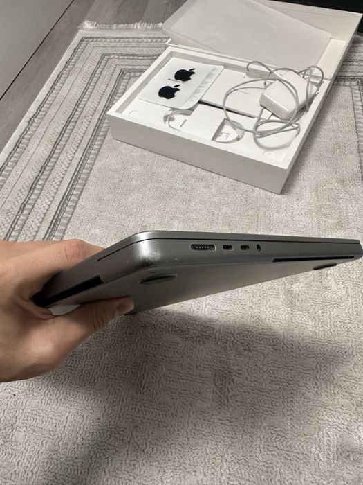 MacBook Pro 16 M1 Pro