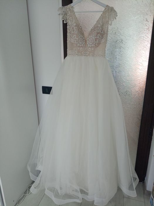 Vând rochie de mireasă