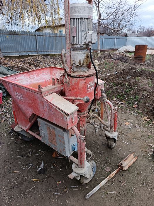 Mașină de tencuit italiană