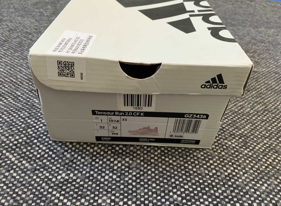 Маратонки за момиче Adidas - 32 номер & Nike - 30 номер,
