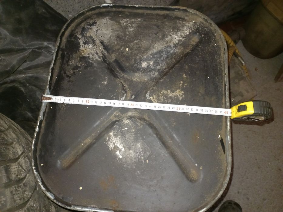 Продам бензобак 20.тысич