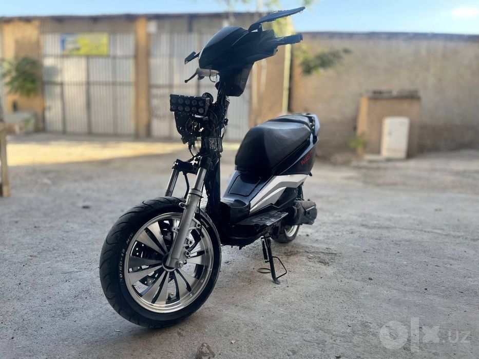 R2 italiy wasat 150kub benzinli chotki diskachalarda