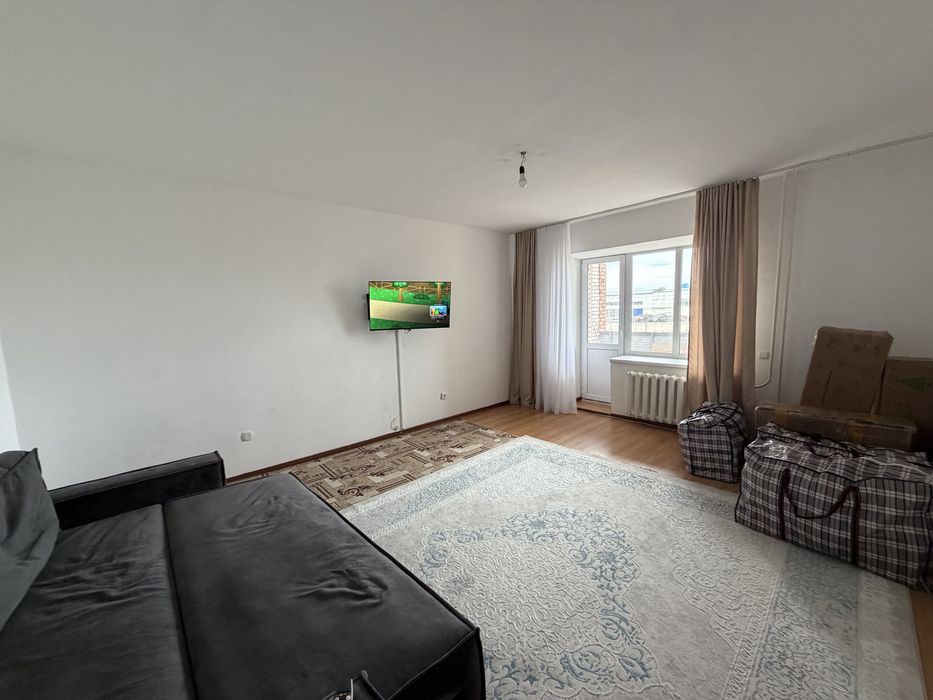 Продается диван, ковры , спальный горнитур