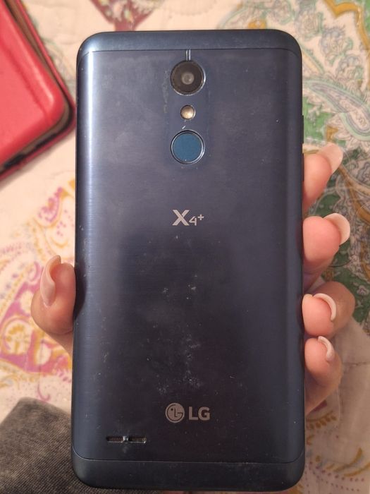 Продаю телефон LG X4+