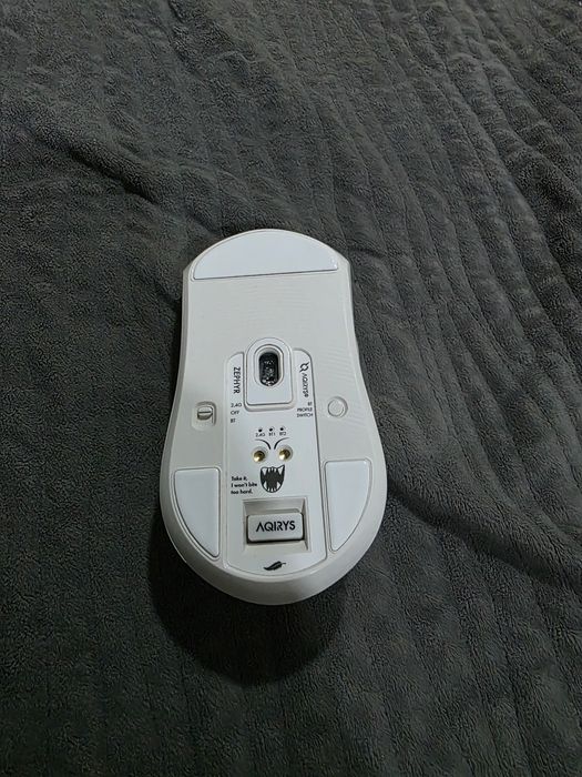 Vand mouse aqiris zephyr 26000 dpi.
