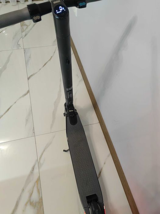 Ninebot ES2 електрическа тротинетка