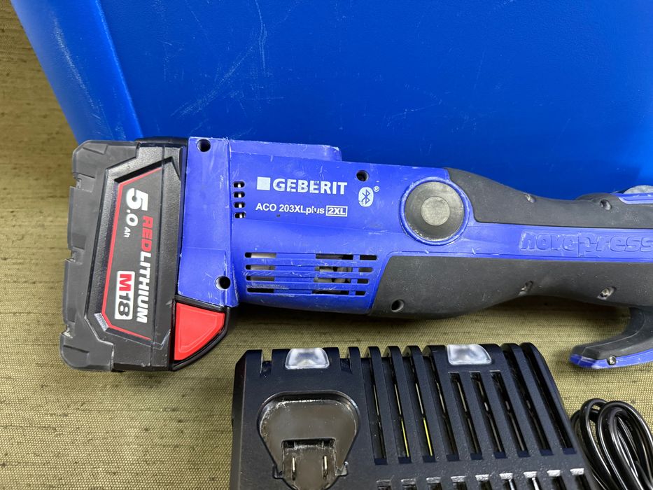 Geberit ACO 203XLplus 2XL Bluetooth прес машина Milwaukee M18