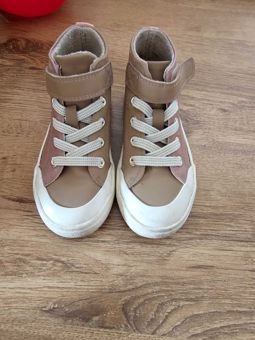 Маркови обувки за момичета