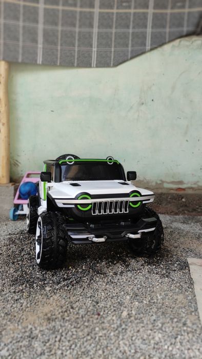 Bolalar kichik mashinasi