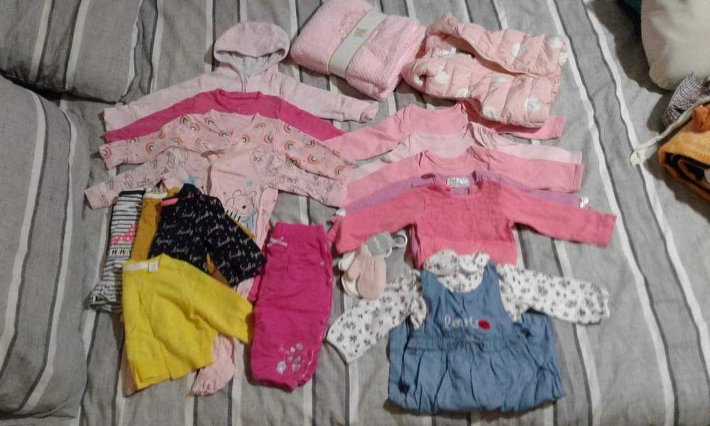 Haine fetita/ băiețel  loturi mărimi 0-3 ani