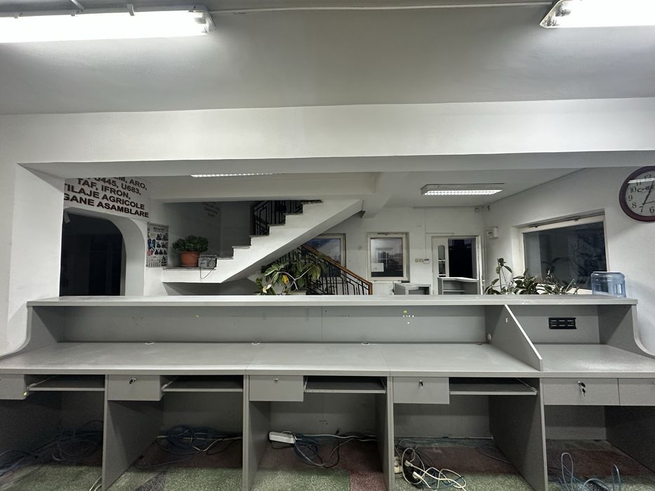 Vand mobilier birou