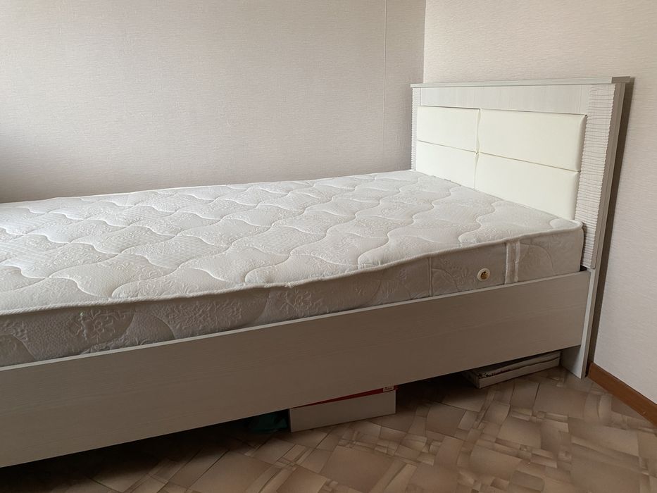 Кровать 120 на 200 белого цвета