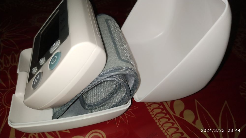 Продам Тонометр SANITAS