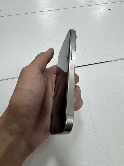 Iphone 15 pro edial