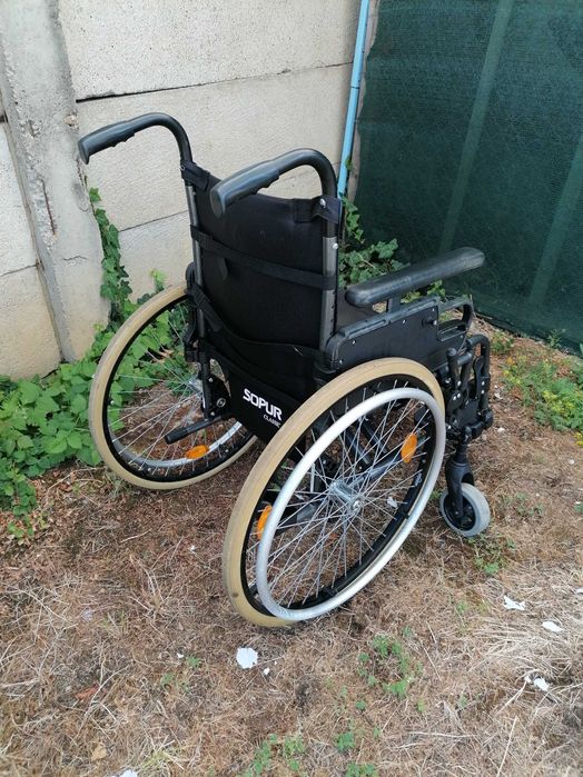 Carucior pliabil pentru persoane cu nevoi speciale ,varsnici