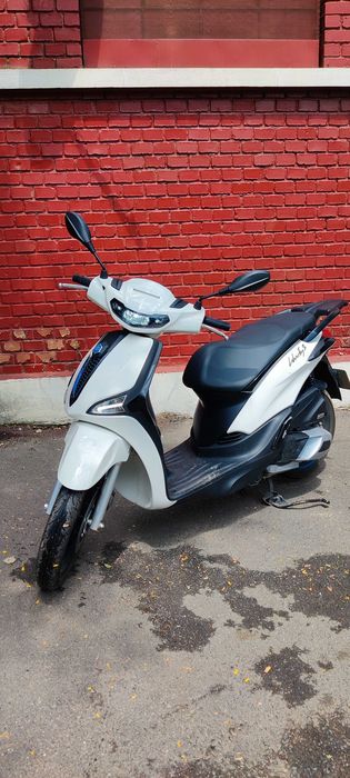 Inchiriez scuter Honda pcx 125cc ( Glovo, Bolt, Wolt)