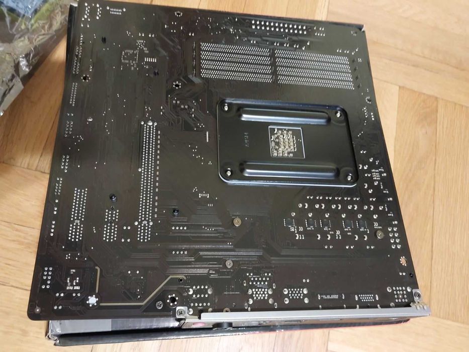 AMD Ryzen 5 5600X + Gigabyte B550M Gaming X Wi-Fi6