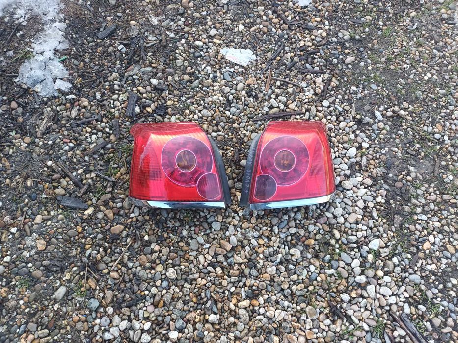 ляв и десен стоп за тойота авенсис т25 седан TOYOTA AVENSIS T25