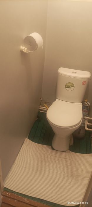 Квартира сотилади Ангрен Шахри марказда 4 этажда жойлашган.