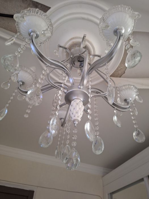 Продам люстру  с кристалом