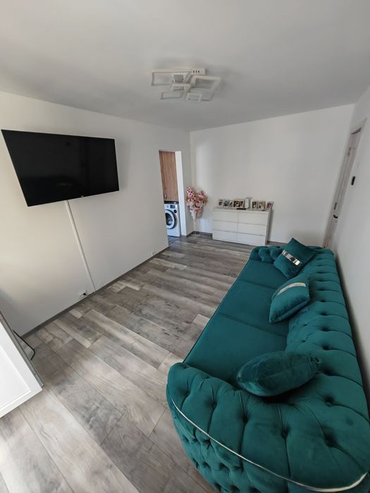 Vand apartament in Deva !