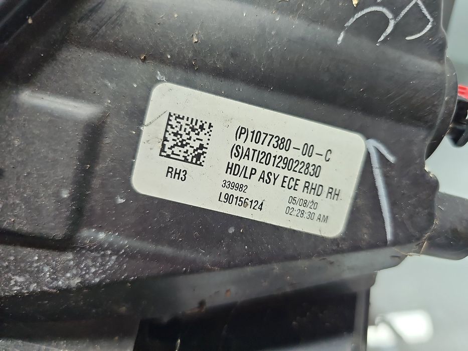 Far dreapta TESLA Model 3 [Fabr 2020-2025] 1077380-00-C