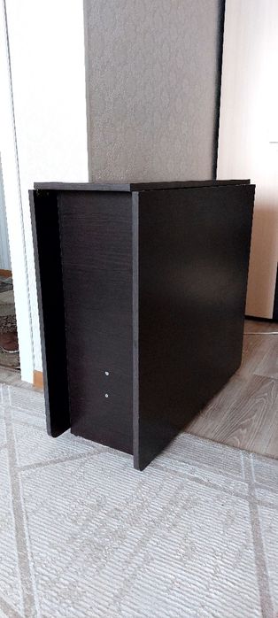 Раскладной стол для гостиной