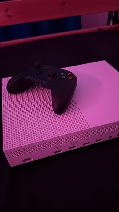 Schimb 13 mini plus xbox one s pentru iph 14 sus