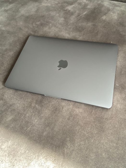 Macbook m1 хороши состояние